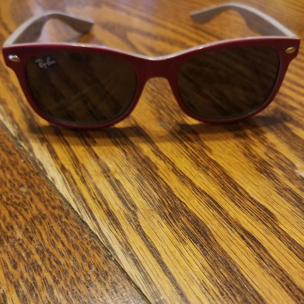 Girls Ray-Bans 😎